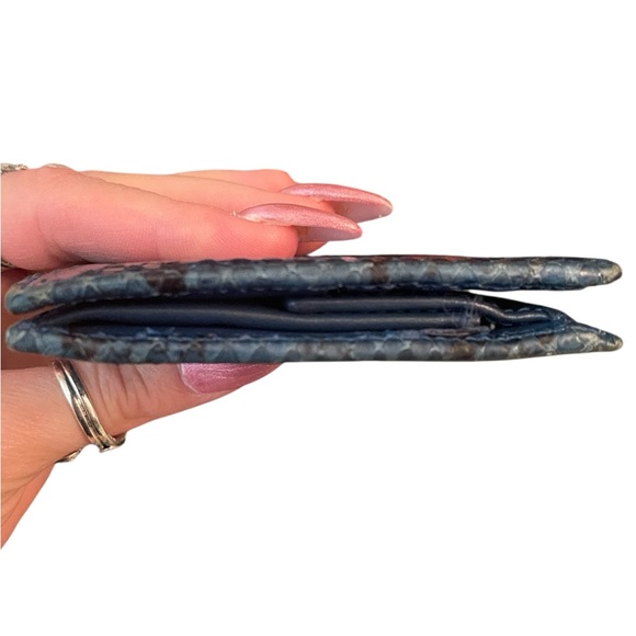 Vintage Gucci Blue Python Leather Wallet - Picture 9 of 13